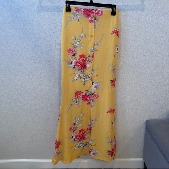 ASOS Yellow Floral Maxi Skirt With Button front - Picture 2 of 6